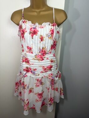 Hello Molly White Red Feminine Floral Roses Ruffle Cottage Core Dress NWT Size 6
